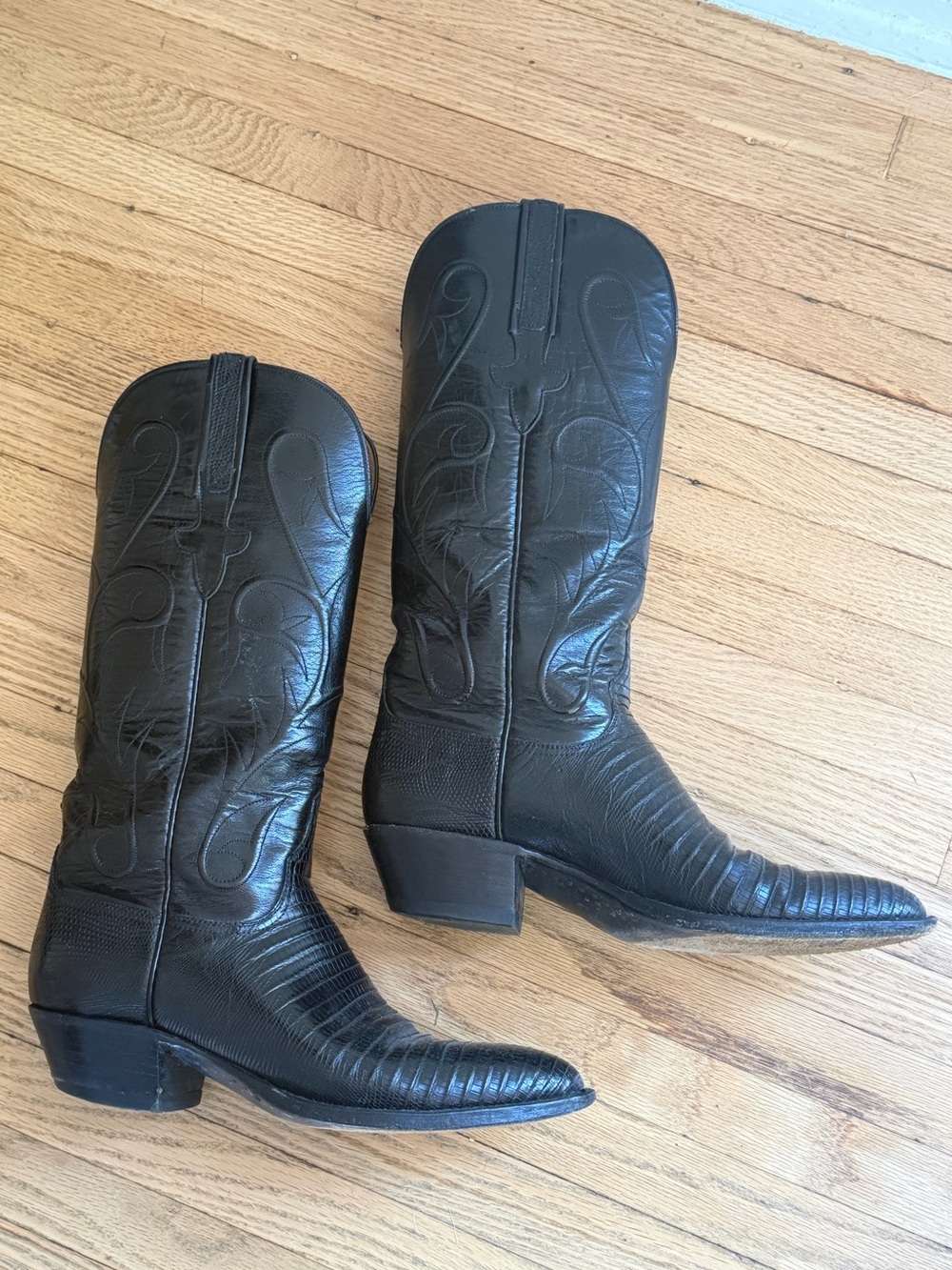 Lucchese Leather Women's Lizard Cowboy Boots - Picture 8 of 15